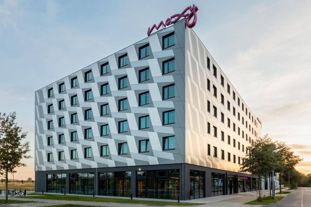 Moxy Berlin Airport Hotel Schoenefeld Exterior photo